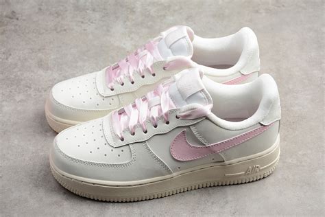 Women's Nike Air Force 1 Shoes .